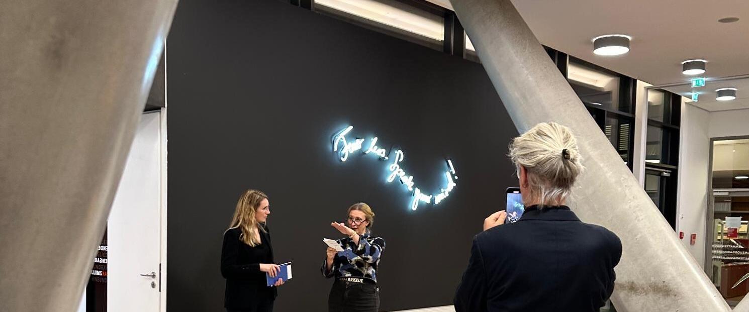 Künstlerinnengespräch mit Sissa Micheli, Arbeiterkammer Wien, 2024, Foto: Casaluce Geiger Künstlerinnengespräch mit Sissa Micheli, Arbeiterkammer Wien, 2024, Foto: Casaluce Geiger