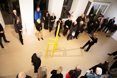 Ausstellungseröffnung „Reduktion + Emotion“, zs art galerie, Wien, 2024, Foto: Katharina F.-Roßboth www.rossboth.at, courtesy zs art galerie Ausstellungseröffnung „Reduktion + Emotion“, zs art galerie, Wien, 2024, Foto: Katharina F.-Roßboth www.rossboth.at, courtesy zs art galerie